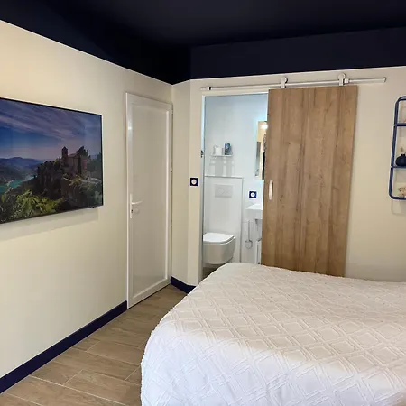 Lejlighedshotel Proche Aeroport Nantes 3*